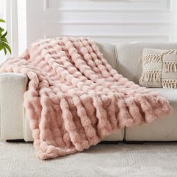 SLIVERY&CHAVALIER Faux Fur Twin Blanket for Couch, 1000 GSM Cozy Fuzzy Fluffy Soft Plush Thick Bubble Sherpa Blanket for Sofa Bedroom Living Room, Mothers Day Birthday Gifts for Women Home Decor