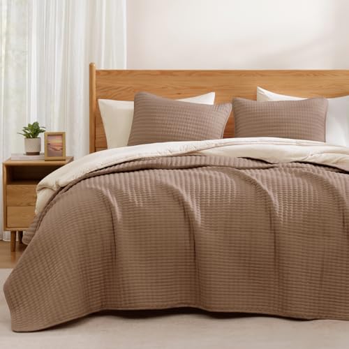 "King Size Quilt-Lightweight Bedspreads Brown King Quilt Bedding Set - Soft Coverlet with 2 Pillow Shams for All Seasons, Suitable for Bed, Couch, 3 Pieces, 106""x94"""