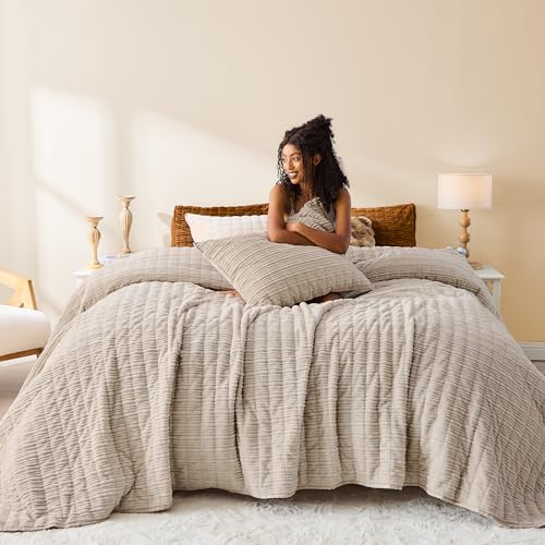 "Wonderful Corduroy Texture Beige Quilt Set Queen - Hypoallergenic Skin-Friendly Soft Plush Velvety Touch Bedspread, Classic Vertical Striped Lightweight Coverlet for All Season, 94""x94"""