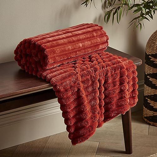 Catherine Lansfield Cosy Ribbed Faux Fur 130x170cm Blanket Throw Burnt Orange