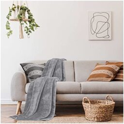 Gaveno Cavailia Faux Fur Throw Sofa Bed Mink Blanket, Super Soft Fluffy Easy Care Lightweight Design, Cosy Warm Settee FleeceThrows [Double (150x200 Cm), Silver], Fleece, 250104