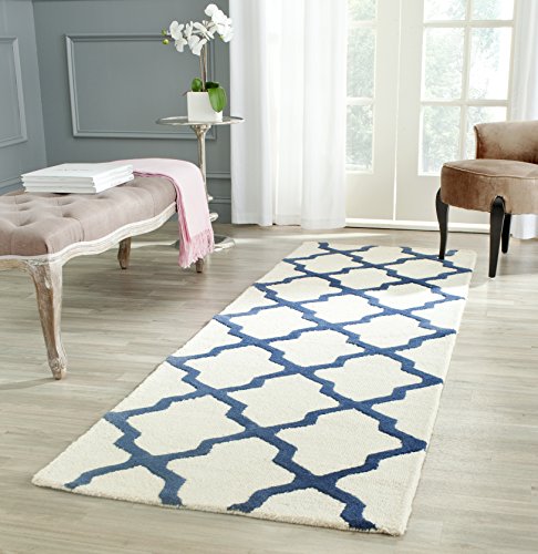 Safavieh Trellis Indoor Hand Tufted Runner Area Rug, Cambridge Collection, CAM121, in Ivory / Navy, 76 X 244 cm for Living Room, Bedroom or Any Indoor Space