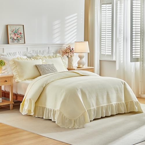 Flysheep 3 Pieces Yellow Quilt Set King Size, Wide Ruffled Fringe Lightweight Bedspread Bedding Set for All Season (1 Quilt + 2 Shams)