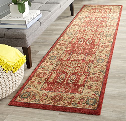 Safavieh Traditional Rug for Living Room, Dining Room, Bedroom - Mahal Collection, Short Pile, in Red and Natural, 162 X 162 cm