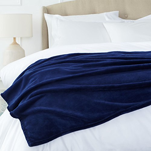 Amazon Basics Soft Velvet Plush Throw Blanket, Not Heated Sofa Throw, 168 x 229 cm, Navy Blue