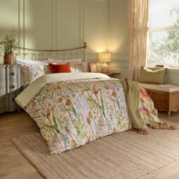 Voyage Maison Lydiard Duvet Cover Set – Botanical Wildflower Reversible 100% Tumbled Cotton Bedding (Multicolour - Single)