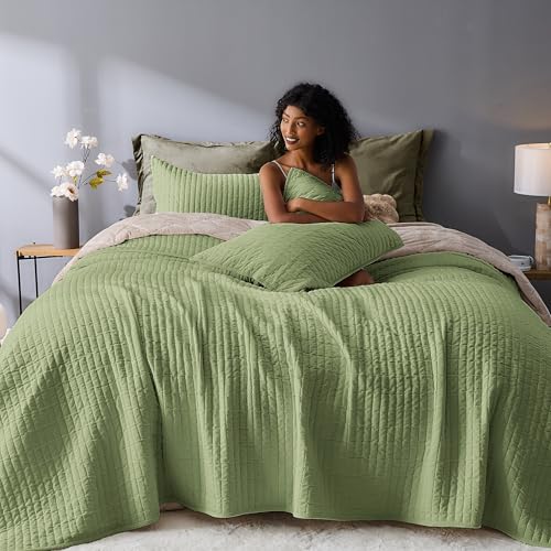 "Wonderful Velvet Quilt Set, Queen Size Sage Soft Fluff Texture Coverlet with Shams, Channel Stitched Pattern, All-Season Use, Versatile Lightweight Bedspread for Bedroom Adults Teens Kids,94""x94"""