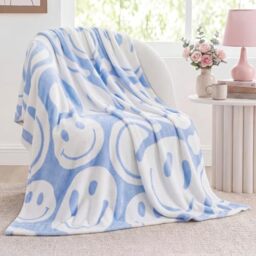 "Frienda Preppy Throw Blanket - Pink Smile Face Flannel Soft Plush Fuzzy Blanket - 50"" x 60"" Blue Distort Smile Face"