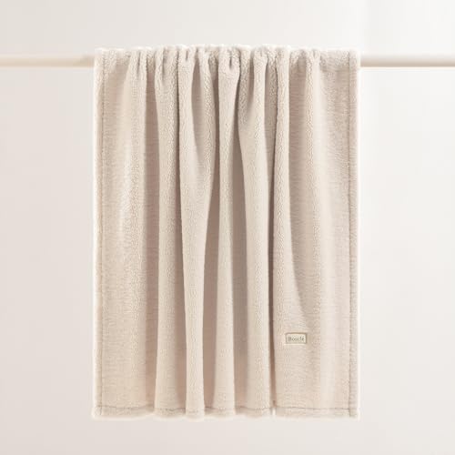 ROOM102 Room99 Boucle Blanket, 130 x 170 cm, Cuddly Blanket, Fluffy Sofa Throw, Sofa Blanket, Couch Blanket, Decorative Blanket, Warm Blanket for Couch, Cozy, Light Beige