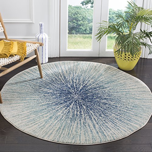 Safavieh Traditional Rug for Living Room, Dining Room, Bedroom - Evoke Collection, Short Pile, in Grey and Neutral, 200 x 200 cm