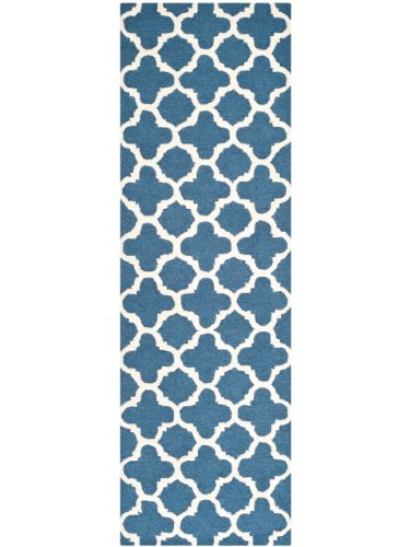 Safavieh Geometric Indoor Hand Tufted Accent Area Rug, Cambridge Collection, CAM130, in Navy / Ivory, 61 X 91 cm for Living Room, Bedroom or Any Indoor Space
