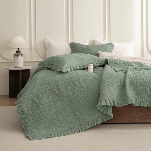 "QSH Olive Green Stonewashed Cotton Oversized King Quilt Bedspread Set(128""x120""),3PCs Farmhouse Ruffled Bedspread California King,Ultra Soft Lightweight Crinkled Quilt Coverlet Set with Pillow Shams"