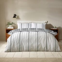 Catherine Lansfield Harbour Stripe Reversible King Duvet Cover Set with Pillowcases Black