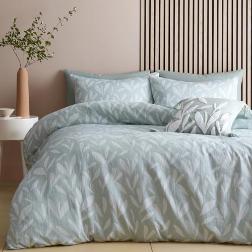 Appletree - Mint Green Jacquard Leaf Duvet Cover - Single Bedding Size (140 x 200cm) - Sustainable Recycled Polyester - 1 Pillowcase - White Leaves Bedding in Green - Green Floral Duvet Set