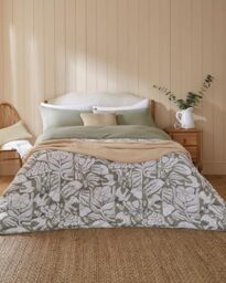 Night Lark Coverless Duvet 6 Tog Spring Summer - Olive Meadow, King Size