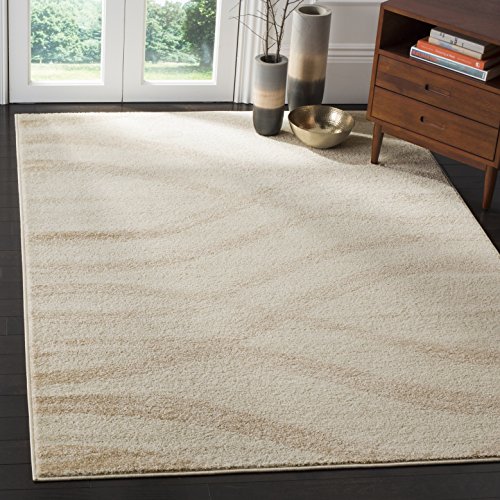 Safavieh Distressed Rug for Living Room, Dining Room, Bedroom - Adirondack Collection, Short Pile, in Cream and Champagne, 155 X 229 cm