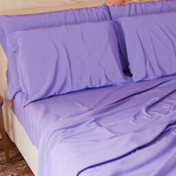 PETTI Artigiani Italiani - 3 Piece Bedding Set for Queen Bed, Soft and Breathable Bedding Set with Top Sheet, Fitted Sheet with Elastic Corners and 1 Pillowcase Purple