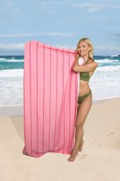 GC GAVENO CAVAILIA Extra Large Beach Towel 1 Piece - Quick Dry Sand Free Microfiber Beach Towels For Adults (100x200 Cm) - Super Absorbent Lightweight Travel Camping Swimming Towels - Pink