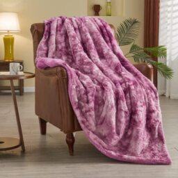 "NEWCOSPLAY Super Soft Faux Fur Throw Blanket Premium Sherpa Backing Warm and Cozy Throw Decorative for Bedroom Sofa Floor (Light Purple, Throw(50""x60""))"
