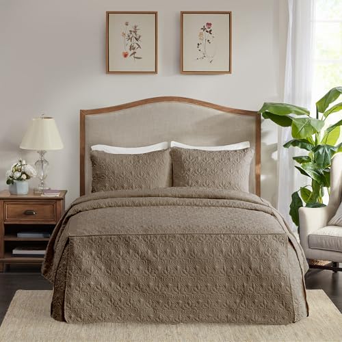 "Madison Park Quebec Split Corner Quilted Bedspread Classic Traditional Design All Season, Lightweight, Bedding Set, Matching Shams, King(79"" x81+24D), Damask Quilted Khaki 3 Piece"
