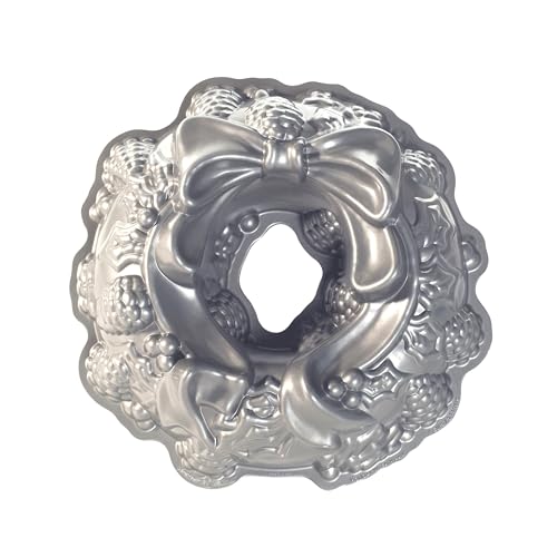 Nordic Ware Platinum Holiday Wreath Bundt Pan (4.5 Pint), Colour: Silver