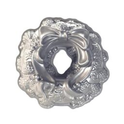 Nordic Ware Platinum Holiday Wreath Bundt Pan (4.5 Pint), Colour: Silver