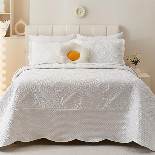 "Cmfshape Oversize King Bedspread 114""x102"",3 Pieces California King Size Quilt,Lightweight White Quilt Set for All Season,Modern Coin Pattern Bedding Set(1 Quilt,2 Pillowshams)"