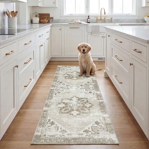 Safavieh Traditional Rug Optimal for High Traffic Areas, Machine Washable and Slip Resistant, Tucson Collection, Short Pile, in Sage and Ivory, 62 X 240 cm