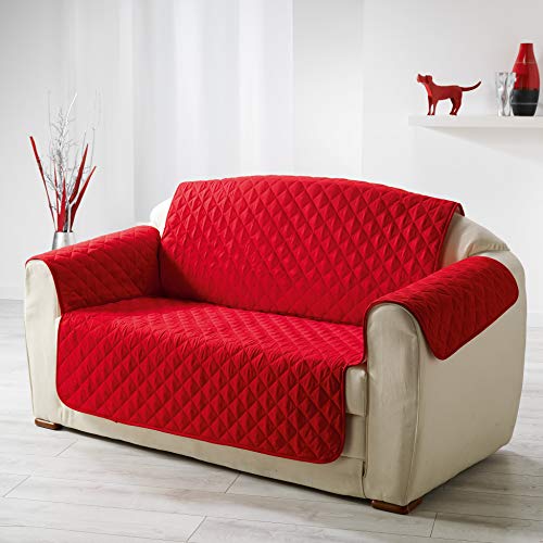 DOUCEUR D'INTERIEUR 279 x 179 cm Microfibre Uni Club Quilted Sofa Cover, Rouge