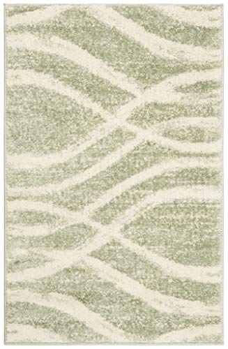 Safavieh Distressed Rug for Living Room, Dining Room, Bedroom - Adirondack Collection, Short Pile, in Sage and Cream, 122 X 169 cm