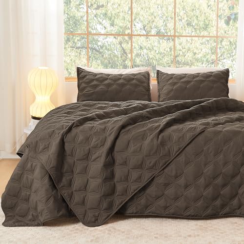 Litanika Oversized King Quilt Bedding Set, 3 Pcs Chocolate Bedspreads Set - Cloud-like Soft Fluffy Lightweight Breathable All Season Coverlet Comforter Cover Bed Set Room Decor Gift