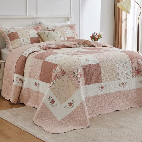 DDUOXIN Oversize Queen Bedspread - 102 W x120 L Extra Wide - 100% Cotton Patchwork Oversized Quilt with 2 Pillow Shams, Farmhouse Floral Lightweight Bedspreads Coverlet Sets, Pink-Patchwork