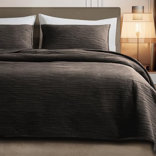"Wonderful Velvet Quilt Set - Wood-Grain Stitched Brownish Black Quilt King Size, Velvet Lightweight Comforter with 2 Pillow Shams, Luxurious Suede Bedspread Coverlet for All Season, 106""x94"""