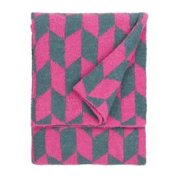furn. Olsen Feather Yarn Throw – Soft Geometric Double Sided Blanket (Retro Pink – 130x180cm)