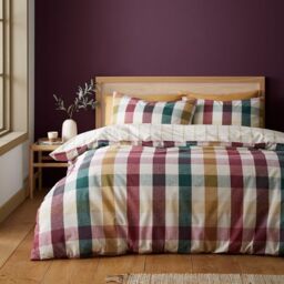 Catherine Lansfield Autumn Check Reversible Double Duvet Cover Set with Pillowcases Plum