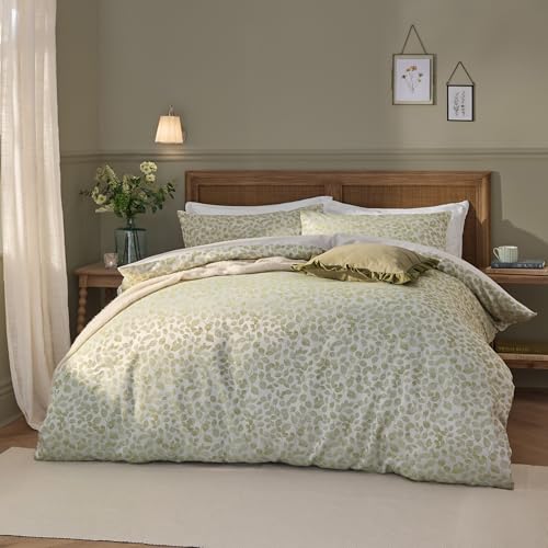 furn. Wylder Grace Leaf Duvet Cover Set – Matt Satin Jacquard Tonal Reverse Bedding (Sage – Single)