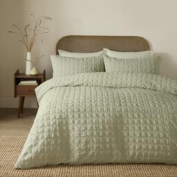 Serene Embossed Grid Green Duvet Cover Set King – Geometric Minimalist Bedding – Embossed Recycled Polyester – Includes 1 Duvet Cover (220 x 230cm) & 2 Pillowcases – Green Geometric Bedroom Set