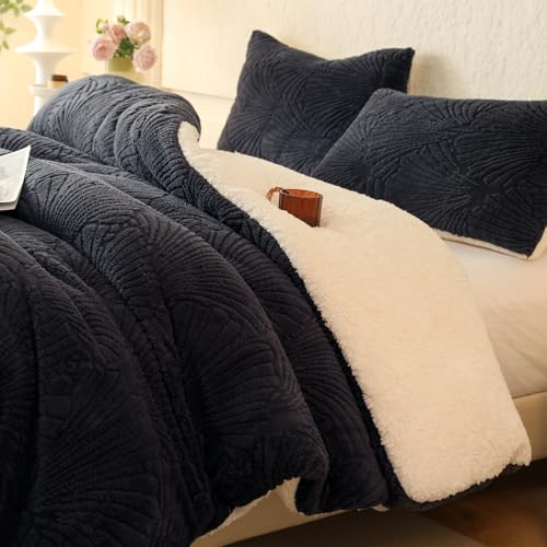 "tohrisa Seashell Jacquard Sherpa Comforter Set Warm Cozy Premium Bedding 3 Pieces, King Size Geometric Pattern Quilt Comfort er with 2 Pillowcases(104""X90"" Grey)"