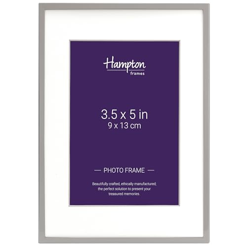Hampton Frames - MAYFAIR Silver Plate Photo Picture Frame 3.5x5 (9x13cm) - Bevel Cut Mount, Glass Aperture, Velvet Back - Freestanding or Wall Mounted Display