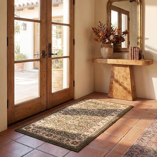 SAFAVIEH Traditional Rug for Living Room, Dining Room, Bedroom - Lyndhurst Collection, Short Pile, in Sage and Ivory, 60 x 110 cm