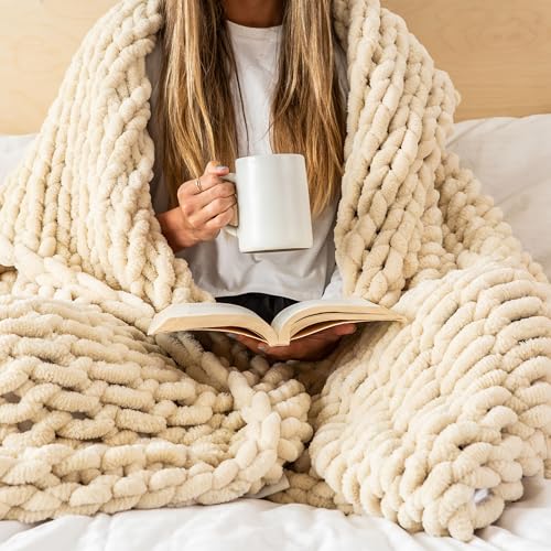 SAMIAH LUXE Beige White Chunky Knit Blanket Throw 50x60 Knitted Throw Blankets for Boho Decor, Large Chunky Yarn Thick Cable Knit Throw for Couch/King/Queen
