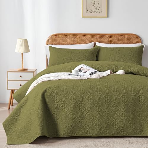 WURUIBO Twin Quilt Set Olive Green, Microfiber Lightweight Bedspreads, Ultrasonic Embossed Solid Coverlet, Thin Bedding Set for All Season, Soft Breathable Bed Cover(1 Quilt, 1 Pillow Sham)