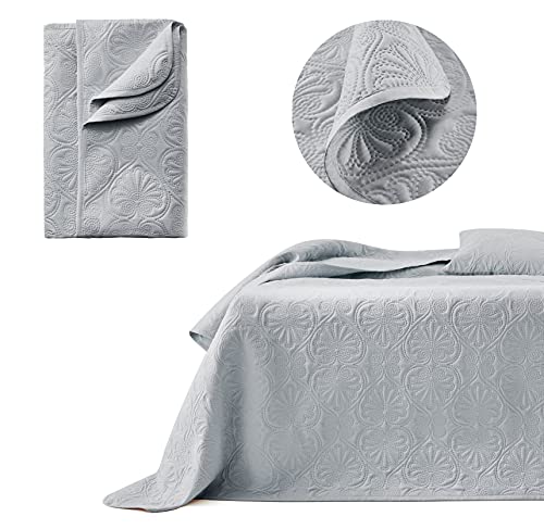 ROOM99 Leila Elegant Light Grey Bedspread 240 x 260 cm – Versatile Blanket as a Bed Throw or Sofa Throw – Quilted Style – Ideal as a Bedspread