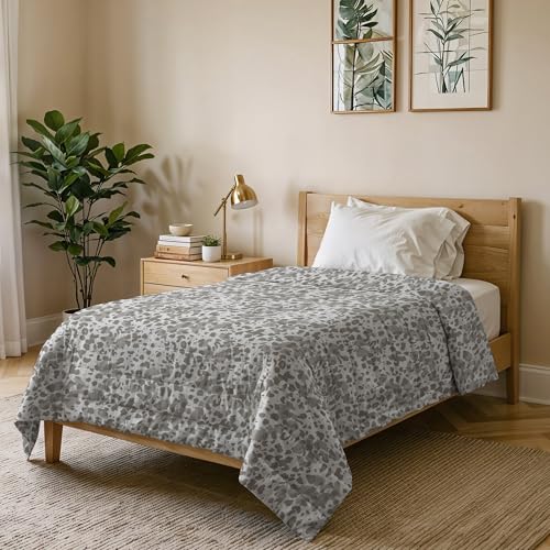 Karma Line Summer Quilt Made in Italy Printed Soft Microfibre Bedspread - Spring Summer Mid-Season Quilt - Roar, Single 160 x 240 cm