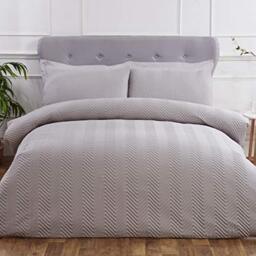 Sleepdown Silver Chevron Stripes Pinsonic Luxury Soft Cosy Duvet Cover Quilt Bedding Set with Pillowcases - King (220cm x 230cm) 5056242800224