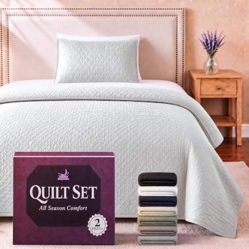 SLEEPHORIA Twin Quilt Bedding Set - Cloud Soft All-Season Bedspread 2 PC w/Sham, Bed Quilt Twin Size Coverlet - Oversized, Light Weight, Ultra Durable, Easy Care - 68 x 86 in (White)