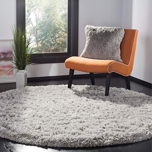SAFAVIEH Shag Rug for Living Room, Dining Room, Bedroom - Polar Shag Collection, Short Pile, in Silver, 122 X 122 cm
