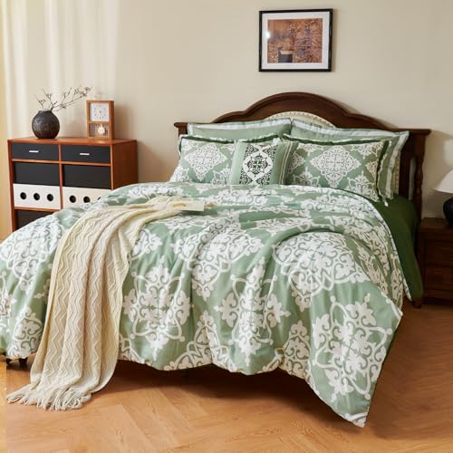 "EVENHUG Queen Comforter Set 7 Pieces, All Season Queen Bed in a Bag for Bedroom, Bedding Set with Comforters, Sheets, Pillowcases (Green,90""X 90"")"
