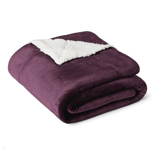 Amazon Basics Reversible Sherpa Fleece Sofa Throw Blanket, Soft Bed Throw, 127 x 152 cm, Plum