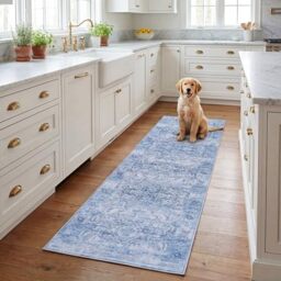 Safavieh Traditional Rug Ideal for High Traffic Areas - Machine Washable and Non Slip - Tucson Collection, Short Pile, in Purple and Blue, 76 X 244 cm